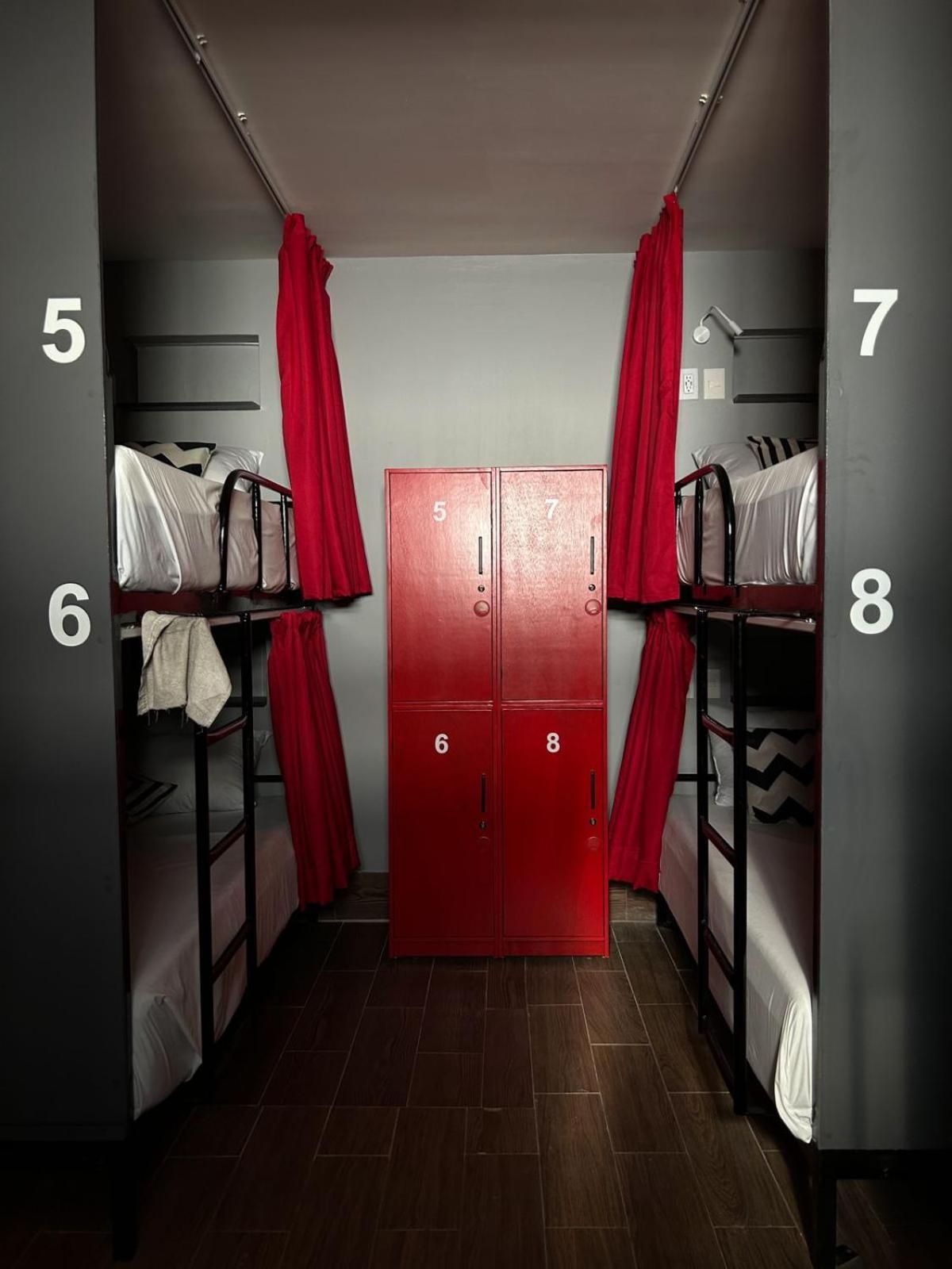 Spartacus Hostel Boutique For Men Puerto Vallarta Bagian luar foto
