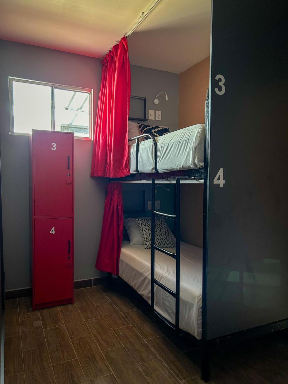 Spartacus Hostel Boutique For Men Puerto Vallarta Bagian luar foto