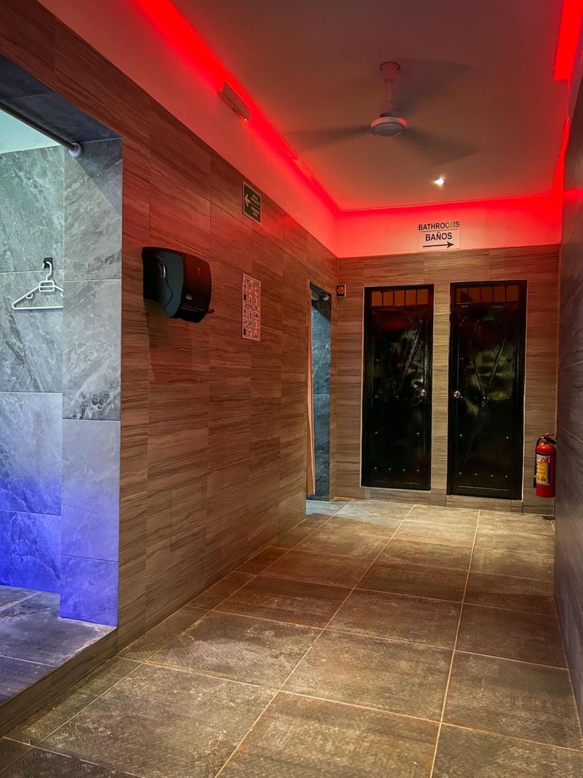 Spartacus Hostel Boutique For Men Puerto Vallarta Bagian luar foto