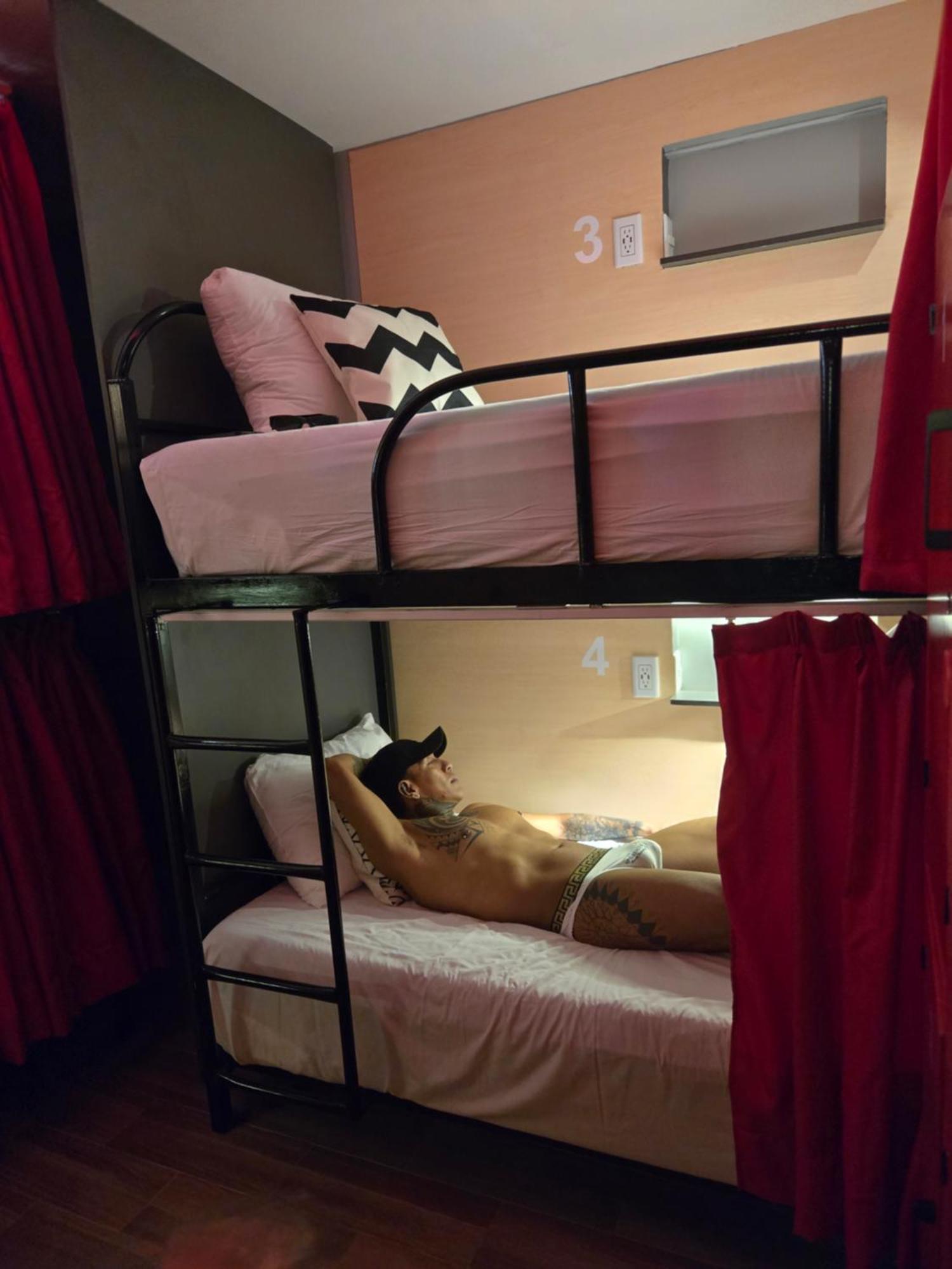 Spartacus Hostel Boutique For Men Puerto Vallarta Bagian luar foto